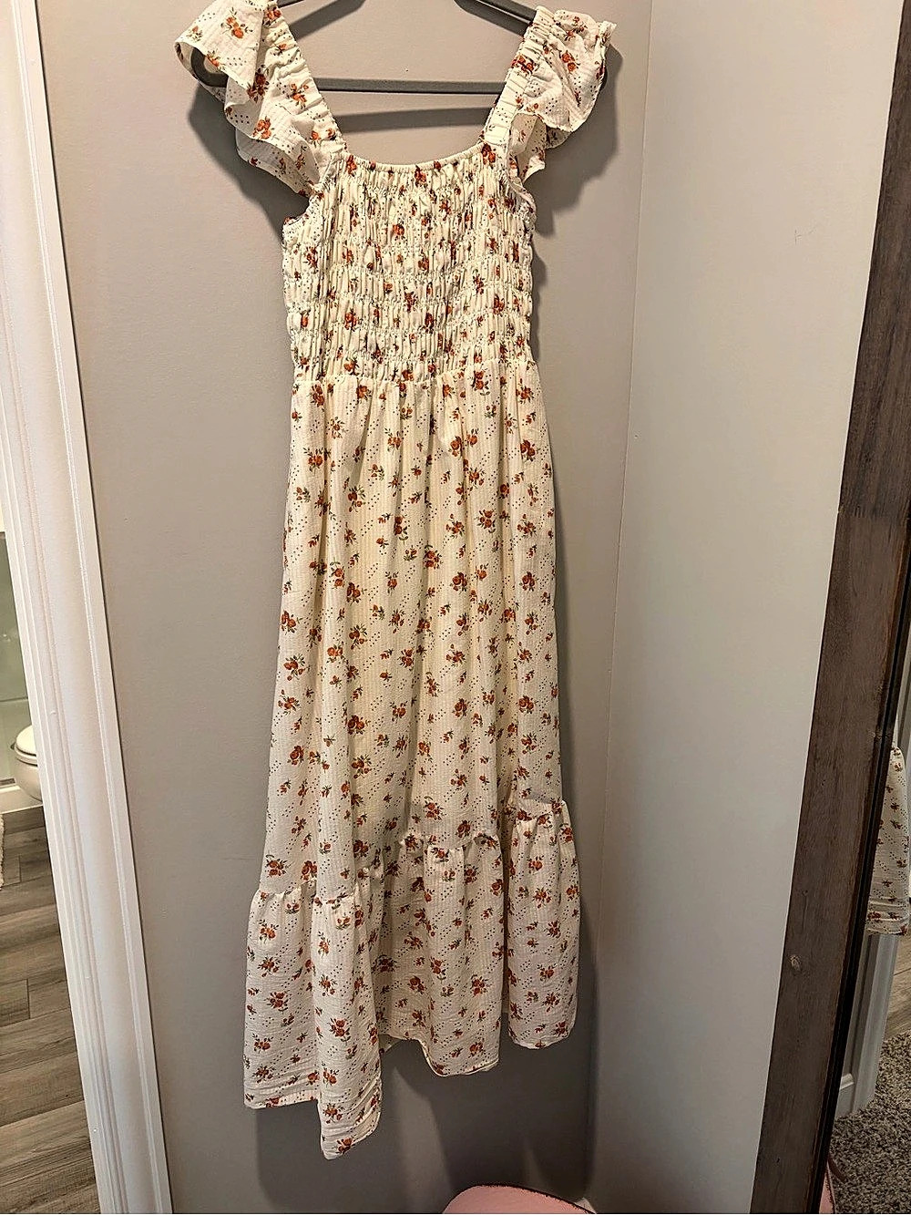 Vernacular Floral Maxi Dress in Cream & Orange Size Small Like New